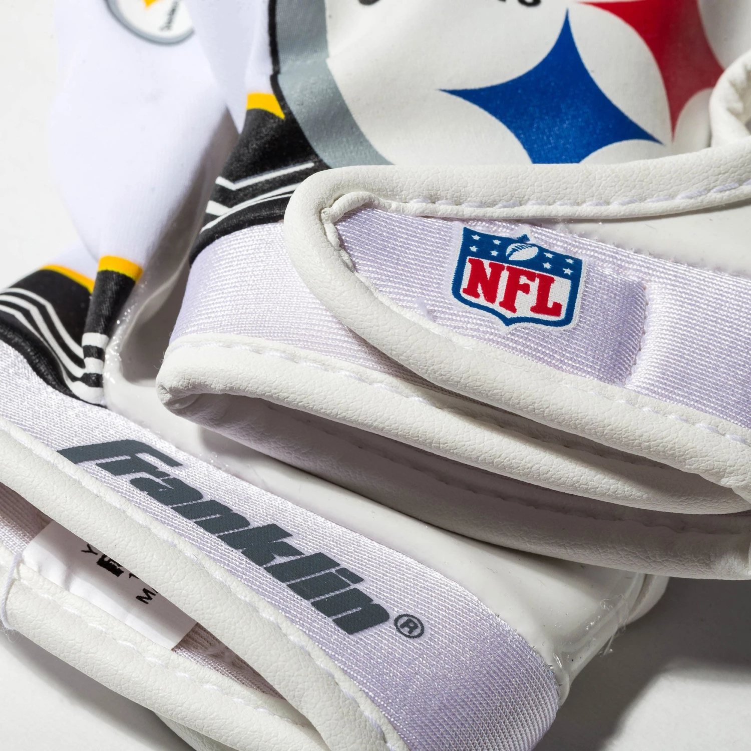 Franklin Youth Pittsburgh Steelers Team Logo Receiver Gloves For Boys' 3 Franklin Youth Pittsburgh Steelers Team Logo Receiver Gloves For Boys' - Image 3