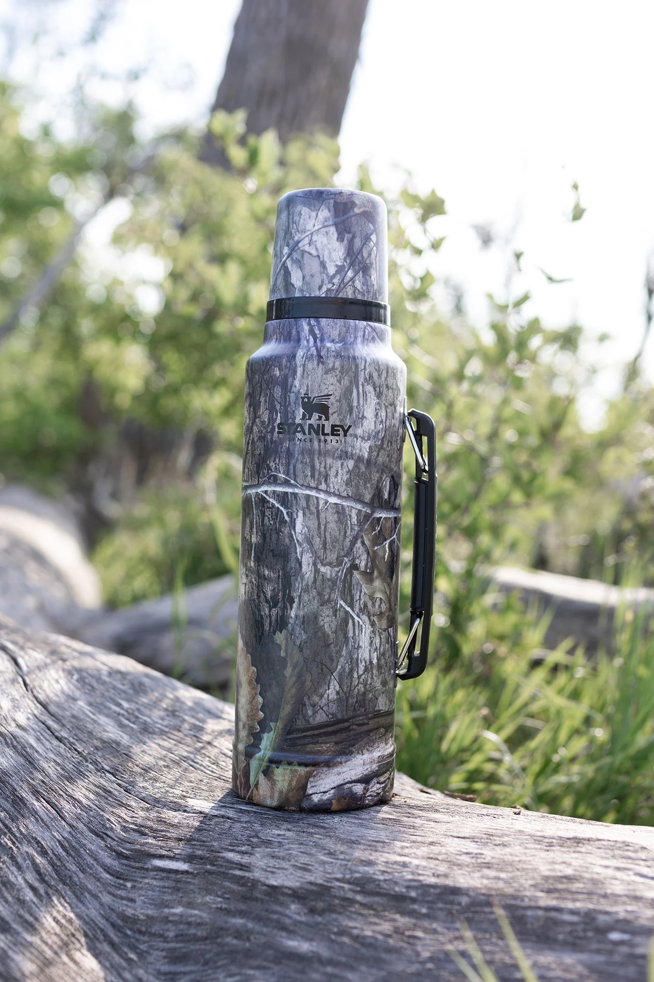 Stanley Classic Legendary Bottle For Unisex Blaze Orange 5 Stanley Classic Legendary Bottle For Unisex Blaze Orange - Image 5