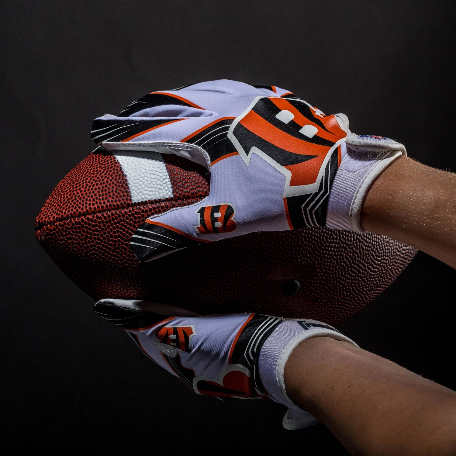 Franklin Cincinnati Bengals Youth Receiver Gloves For Girls' 4 Franklin Cincinnati Bengals Youth Receiver Gloves For Girls' - Image 4