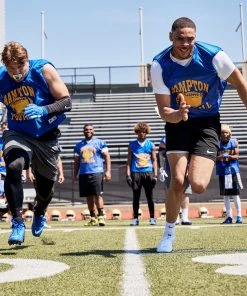 Nike Pro Adult Dri-FIT 4.0 Shivers For Women Black/white -football Sales 2022 unnamed file 235