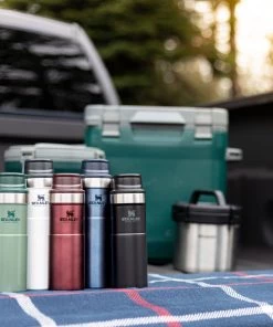 Stanley Trigger Action 20 Oz. Vacuum Mug For Unisex White -football Sales 2022 unnamed file 996